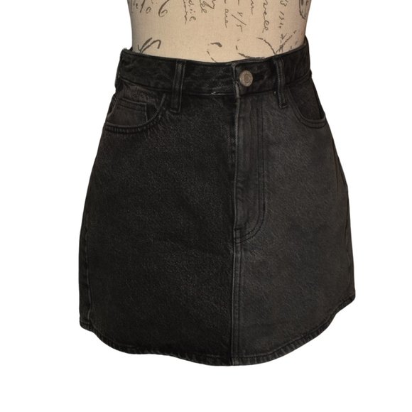 PacSun Two-Tone Gray Jean 5-Pocket Mini Skirt, size 25 - Picture 2 of 12